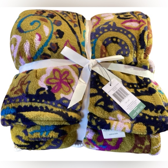 🌸Vera Bradley Throw 94”X66” - Picture 8 of 8